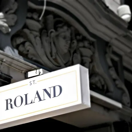 Old Penthouse With A Sky View Apartmán