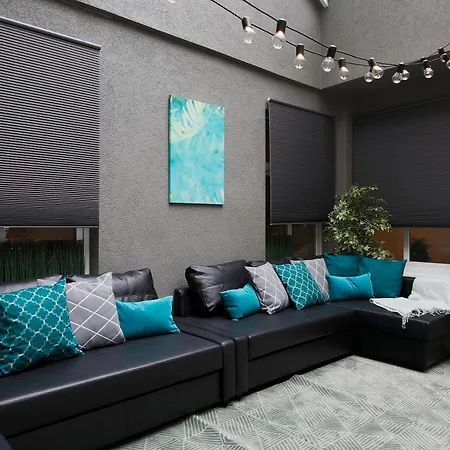 Old Penthouse With A Sky View Apartmán